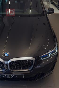 بی ئێم دەبڵیو X4